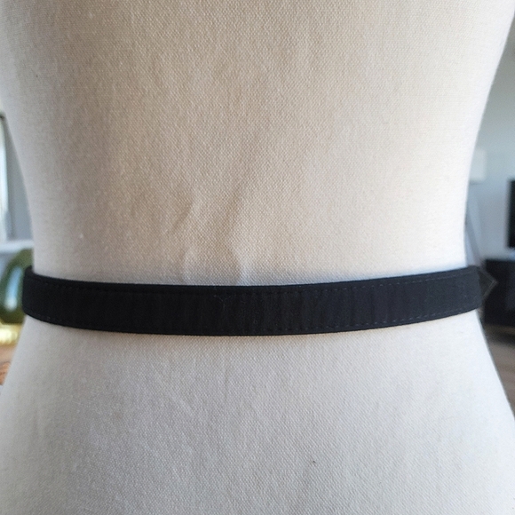 3/$30 Vintage Leather And Fabric Pencil Belt - Picture 4 of 7